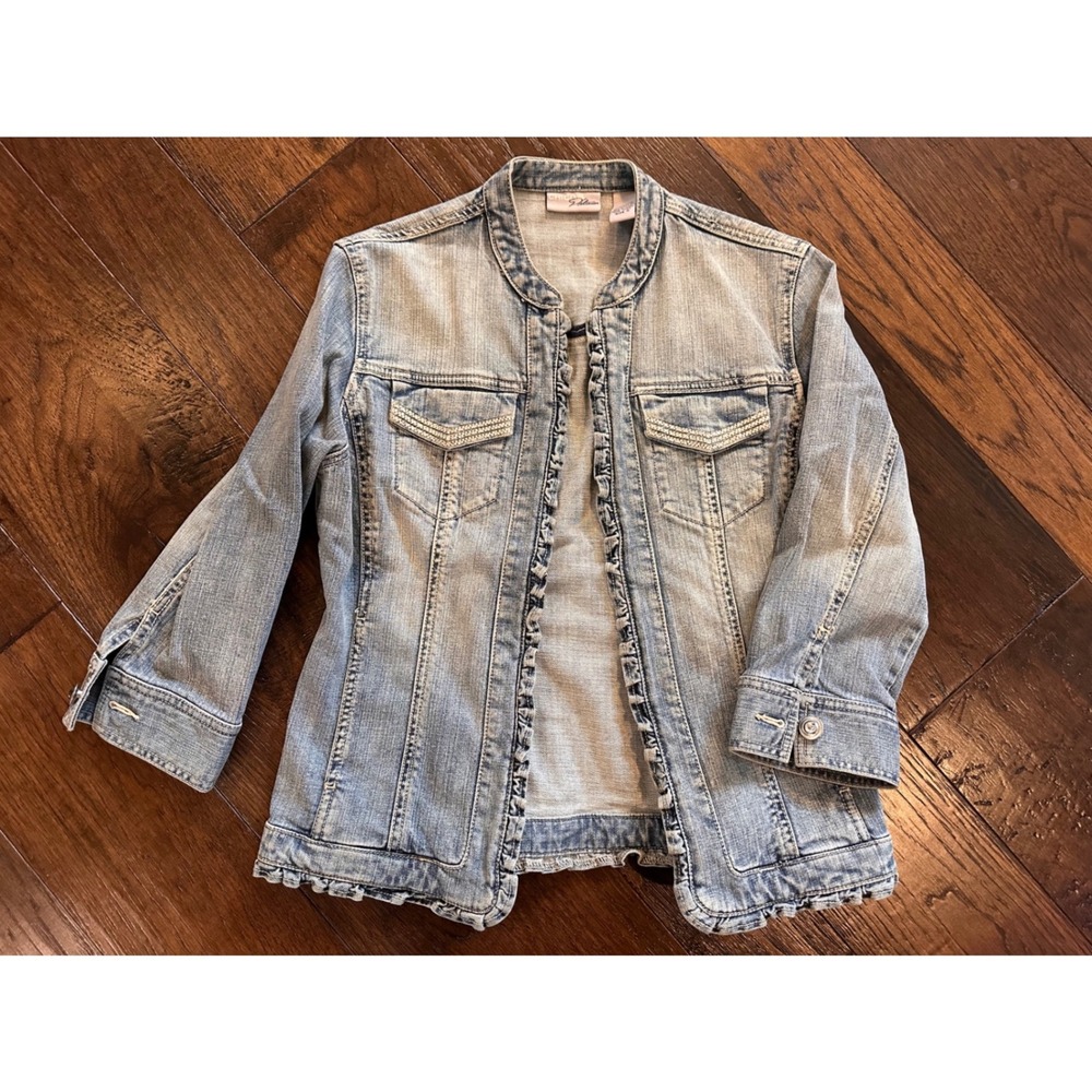 Chicos Platinum Denim Jacket Light Wash Ruffle Trim Rhinestone Size 0Small
